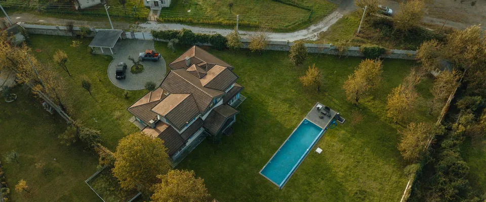 Aides pour une piscine en France en 2026 : ce qui existe vraiment, et ce qui n'existe pas